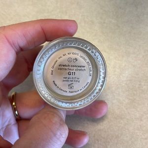 Glossier stretch concealer G11